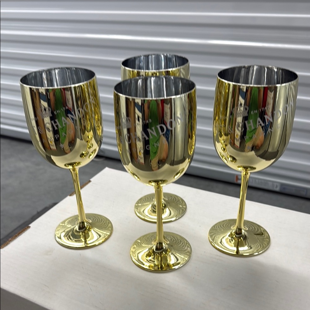 Luxurious Gold Drinkware Set for Elegant Dining